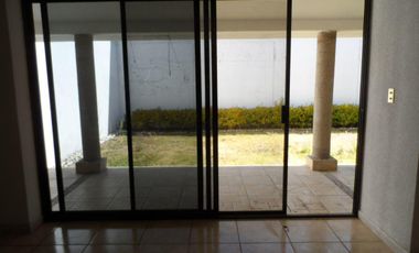 Casa  en renta en Camino Real y Zavaleta