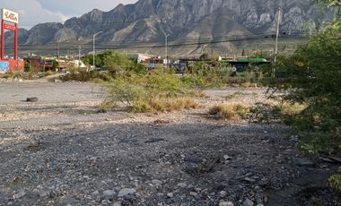 TERRENO COMERCIAL EN RENTA EN SANTA CATARINA