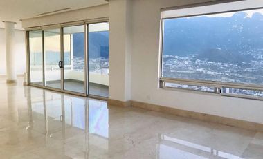 PENTHOUSE EN RENTA TORRES VERONA VALLE ORIENTE $95,000