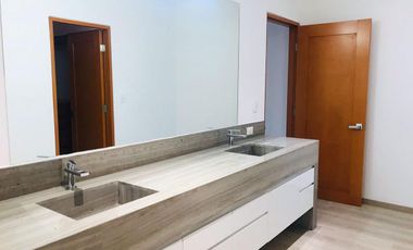 PENTHOUSE EN RENTA TORRES VERONA VALLE ORIENTE $95,000