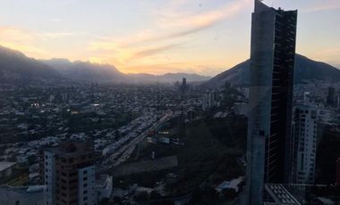 PENTHOUSE EN RENTA TORRES VERONA VALLE ORIENTE $95,000