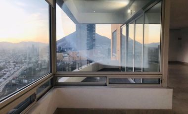 PENTHOUSE EN RENTA TORRES VERONA VALLE ORIENTE $95,000