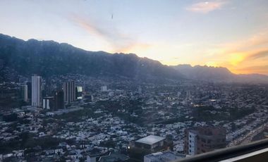 PENTHOUSE EN RENTA TORRES VERONA VALLE ORIENTE $95,000