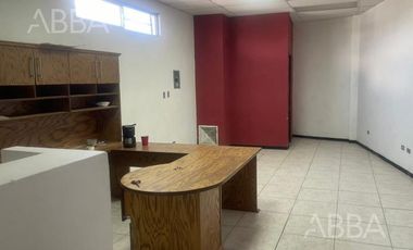 Local para oficinas en RENTA, en Av principal  en Col  San Felipe