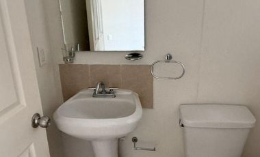 Hacienda Viñedos en privada frente a area verde