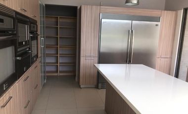 CASA EN RENTA EN LOMAS DE BEZARES