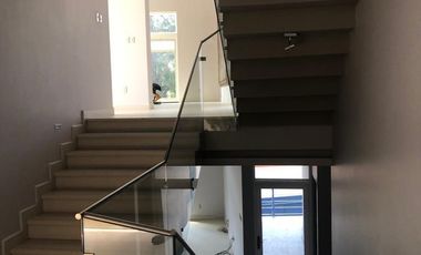 CASA EN RENTA EN LOMAS DE BEZARES