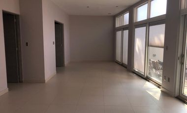 CASA EN RENTA EN LOMAS DE BEZARES