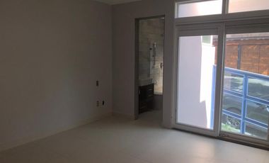 CASA EN RENTA EN LOMAS DE BEZARES