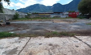 Terreno de 2700m² en Renta, 2 Portones de Acceso, Barda Perimetral, Uso de Suelo Mixto en Guadalupe