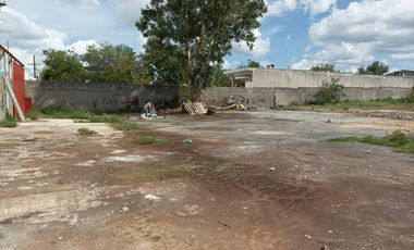 Terreno de 2700m² en Renta, 2 Portones de Acceso, Barda Perimetral, Uso de Suelo Mixto en Guadalupe