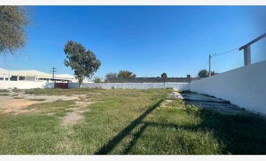 Terreno de 2700m² en Renta, 2 Portones de Acceso, Barda Perimetral, Uso de Suelo Mixto en Guadalupe