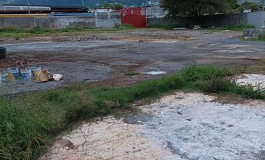 Terreno de 2700m² en Renta, 2 Portones de Acceso, Barda Perimetral, Uso de Suelo Mixto en Guadalupe