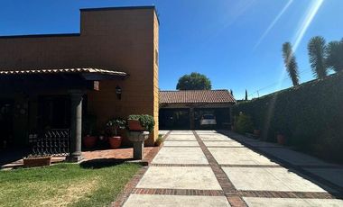 HERMOSA CASA EN RENTA EN EL CENTRO DE SAN JUAN DEL RÍO, QUERÉTARO. SUP. 1,500 m2