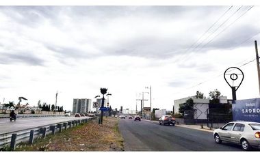 Local en renta en Lomas de Angelopolis I, Nueva Plaza en acceso a Lomas