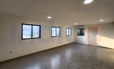 BODEGA EN RENTA CERCA DE SANTA ROSA JÁUREGUI EN CALLE ABIERTA