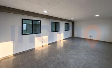 BODEGA EN RENTA CERCA DE SANTA ROSA JÁUREGUI EN CALLE ABIERTA