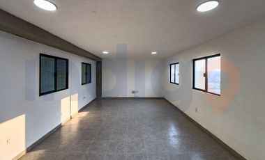 BODEGA EN RENTA CERCA DE SANTA ROSA JÁUREGUI EN CALLE ABIERTA