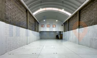 BODEGA EN RENTA CERCA DE SANTA ROSA JÁUREGUI EN CALLE ABIERTA