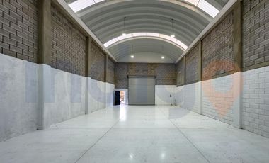 BODEGA EN RENTA CERCA DE SANTA ROSA JÁUREGUI EN CALLE ABIERTA