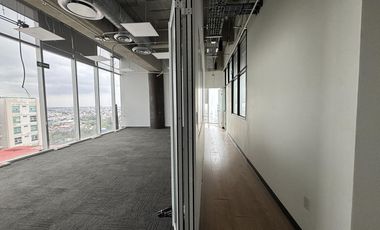 TORRE AMERICAS, Oficina en RENTA piso 18 frente a Plaza Americas y Plaza Andamar