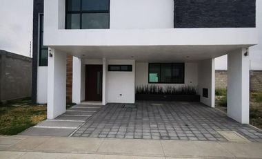 CASA EN RENTA EN CONDOMINIO ROMA, MODELO ROMINA