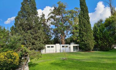 Casa de un nivel en venta o renta La Calera con alberca