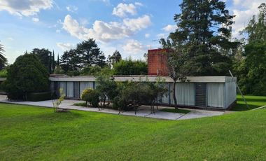 Casa de un nivel en venta o renta La Calera con alberca