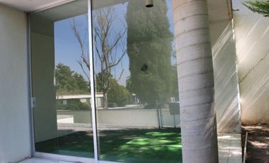 Casa de un nivel en venta o renta La Calera con alberca