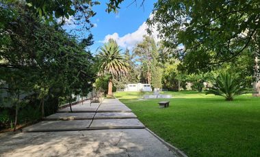 Casa de un nivel en venta o renta La Calera con alberca