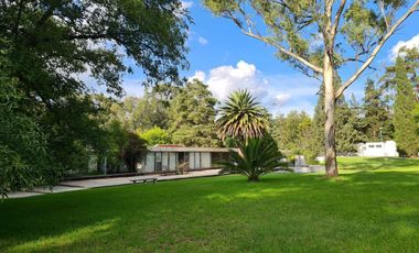 Casa de un nivel en venta o renta La Calera con alberca