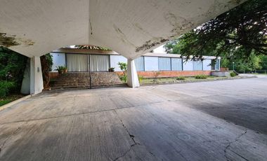 Casa de un nivel en venta o renta La Calera con alberca