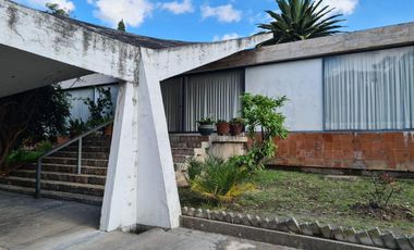 Casa de un nivel en venta o renta La Calera con alberca