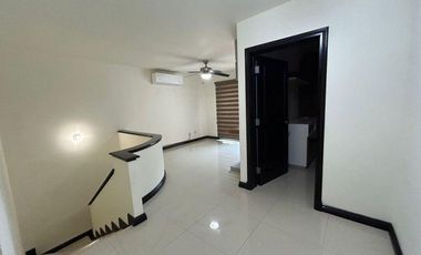 Casa en Renta en Satélite Acueducto