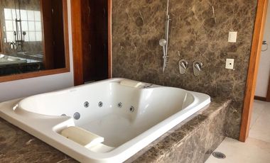 Casa en Venta en Club de Golf Los Encinos