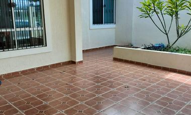 Renta de Casa Amueblada en Fracc. Las Américas 1 Merida Yucatán