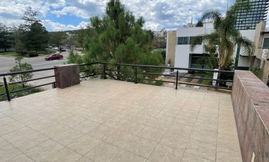 Gran Jardin casa en renta