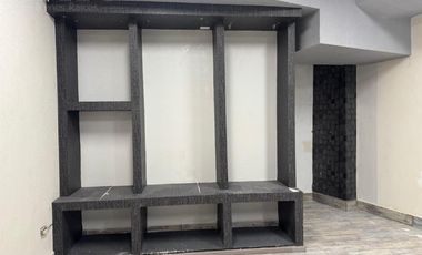 Local en Plaza Comercial sobre Av Las Americas