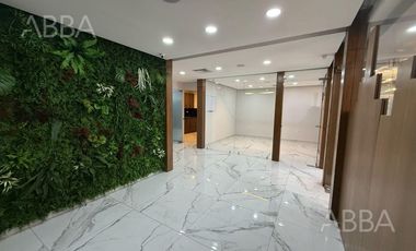 RENTA OFICINA SEMIAMUEBLADA EN PLAZA CANTERA 5