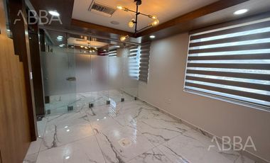 RENTA OFICINA SEMIAMUEBLADA EN PLAZA CANTERA 5