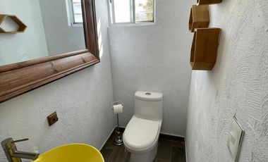 Casa amueblada en renta en BRISAS DEL LAGO por libramiento cerca de La Salle Maravillas, Plaza Galerias