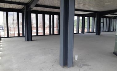 RENTA| Oficina Corp. é de 522 m2 obra gris