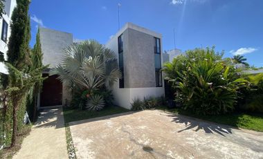 Casa en Renta CON PANELES SOLARES Mérida Conkal