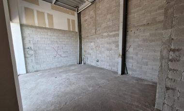 VENTA | RENTA Local Comercial u Oficina de 32 obra gris con 20 m2 terraza