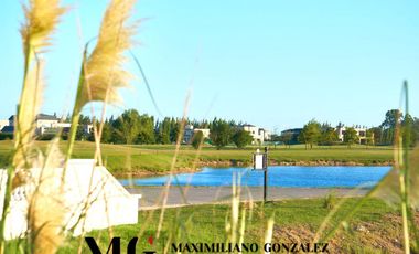Lote en venta con fondo a la laguna - La Providencia Country Club