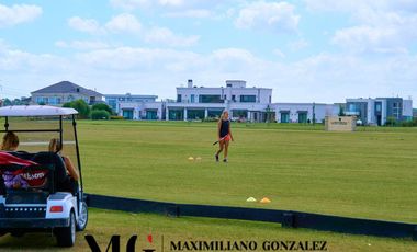 Lote en venta con fondo a la laguna - La Providencia Country Club