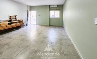 Local / Oficina con Baño + Depto 2 amb. o Depósito 100m2 totales - SAN JOSE