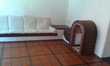 CHLAT 4 AMBIENTES A 5 CUADRAS DEL CENTRO COMERCIAL