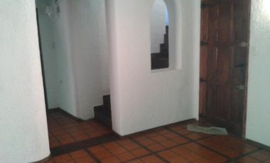 CHLAT 4 AMBIENTES A 5 CUADRAS DEL CENTRO COMERCIAL