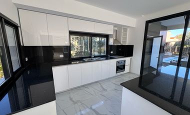 Casa de 4 dormitorios en venta en Haras Santa Maria, Escobar